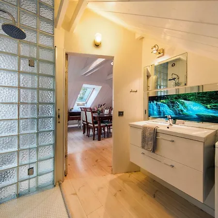 Apple 9 Apartment
